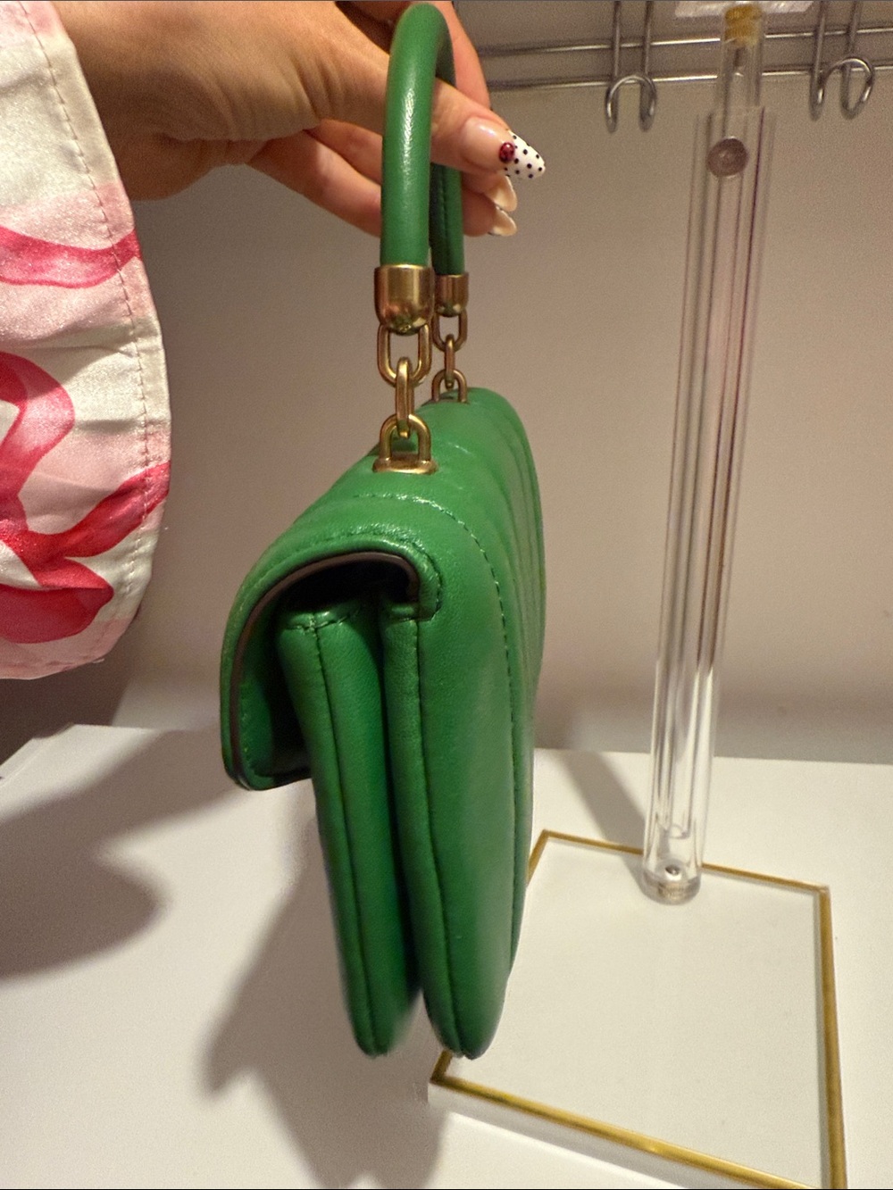 Tory Burch Green Quilted Leather Top Handle Shoulder Bag with Gold Logo - Picture 2 of 3